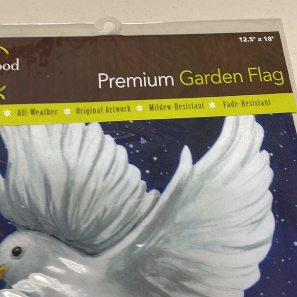 Briarwoodlane decorative garden flag - Picture 5 of 8